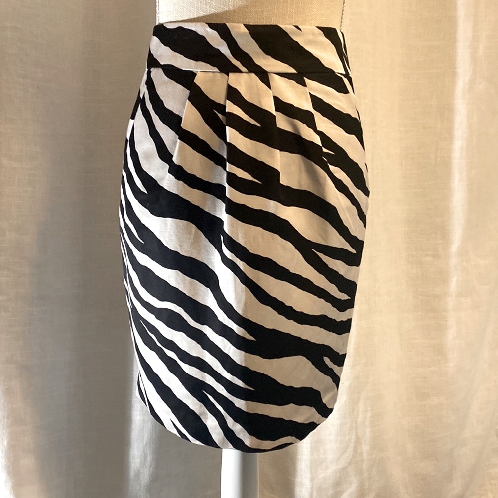 NWT Banana Republic Zebra Print Skirt with pockets - Size 00P